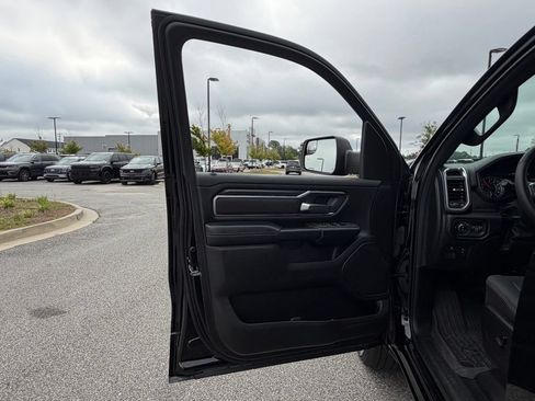 Used 2025 RAM 1500 Big Horn AWD/4WD image 60