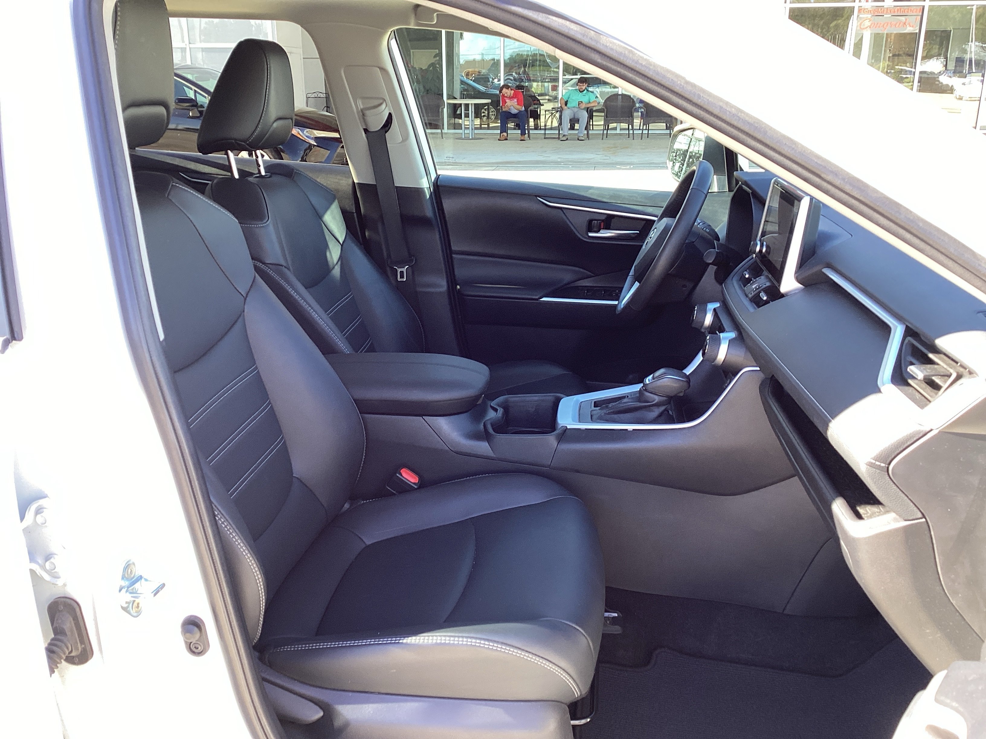 Used 2024 Toyota RAV4 XLE Premium FWD image 10
