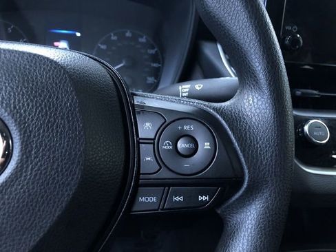Used 2023 Toyota Corolla LE image 27