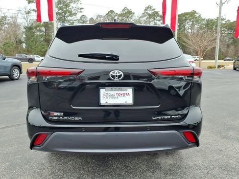 New 2026 Toyota Highlander Limited image 2