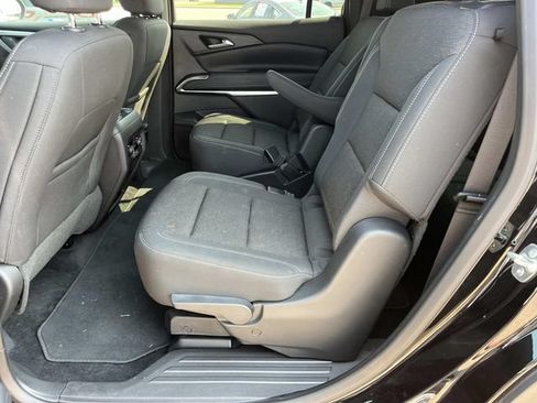 Certified 2025 Chevrolet Traverse LT FWD image 19