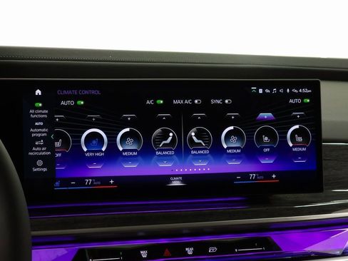 Used 2023 BMW 760i xDrive image 30