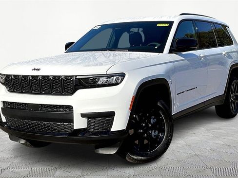 New 2025 Jeep Grand Cherokee L Altitude image 2