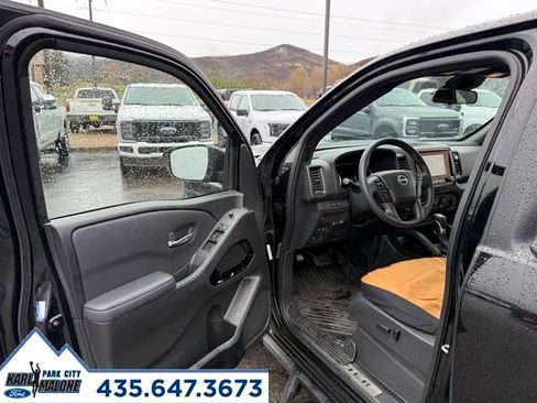 Used 2023 Nissan Frontier SV w/ Midnight Edition Package AWD/4WD image 14