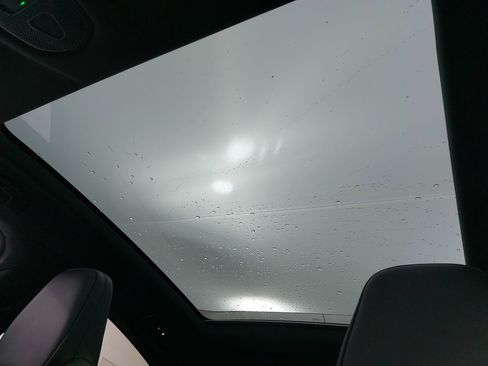 Used 2025 Porsche Cayenne Coupe image 32