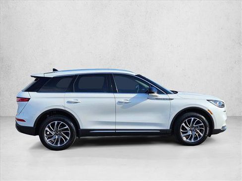 Used 2021 Lincoln Corsair FWD w/ Rear Removable Package Tray image 4