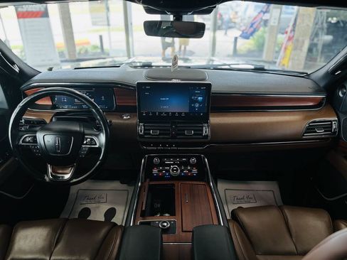 Used 2023 Lincoln Navigator Reserve w/ Monochromatic Package AWD/4WD image 47
