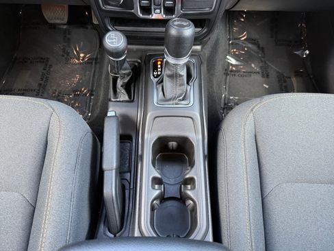 Used 2024 Jeep Wrangler Sport S image 15