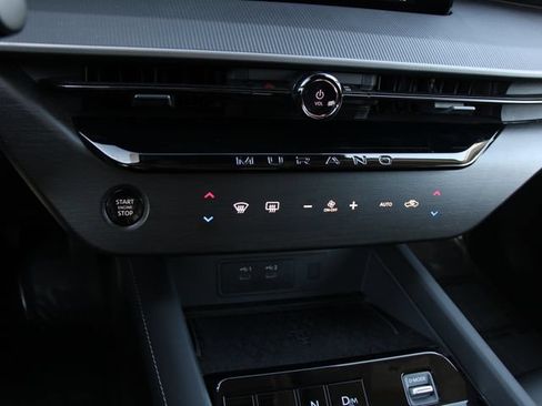 Used 2025 Nissan Murano SV AWD/4WD image 22