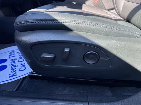 New 2026 Chevrolet Equinox EV LT image 15