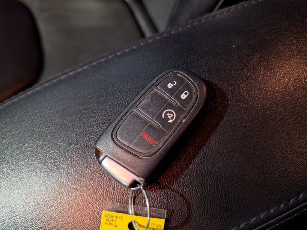 Used 2019 Jeep Cherokee Latitude Plus AWD/4WD image 11
