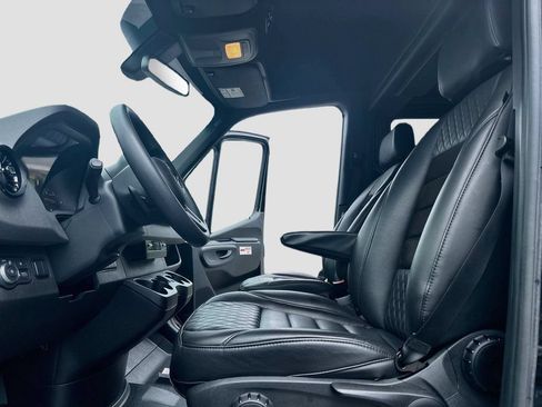 Used 2023 Mercedes-Benz Sprinter 3500 image 37