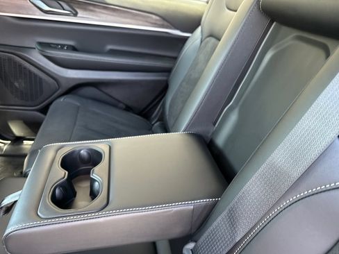 New 2026 Jeep Grand Cherokee L 4WD image 32
