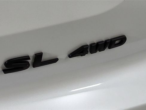 Used 2025 Nissan Pathfinder SL w/ Black Appearance Package image 24