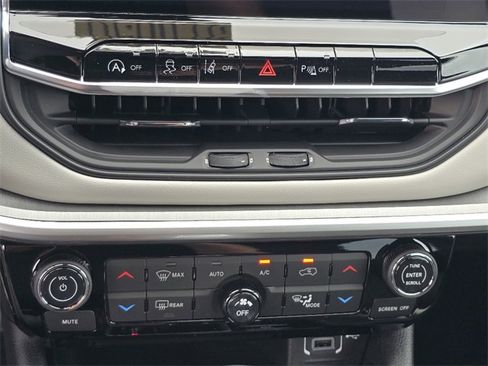 New 2026 Jeep Compass Limited image 13