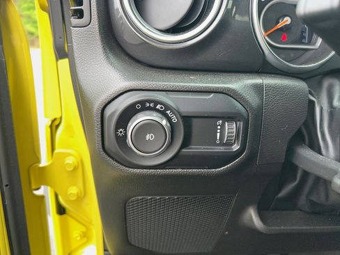 Used 2023 Jeep Wrangler Unlimited Rubicon 392 w/ Xtreme Recon 35" Tire Package image 17