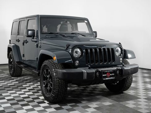 Used 2018 Jeep Wrangler Unlimited Sahara image 10