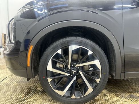 Used 2024 Mitsubishi Outlander SE image 19