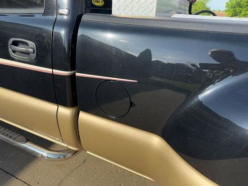 Used 2005 GMC Sierra 3500 SLT w/ Heavy-Duty Power Package AWD/4WD image 26