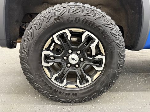 Used 2022 Chevrolet Silverado 1500 ZR2 w/ Technology Package AWD/4WD image 22