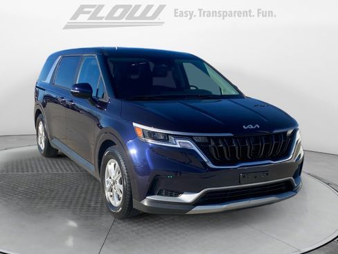 Used 2023 Kia Carnival LX image 1