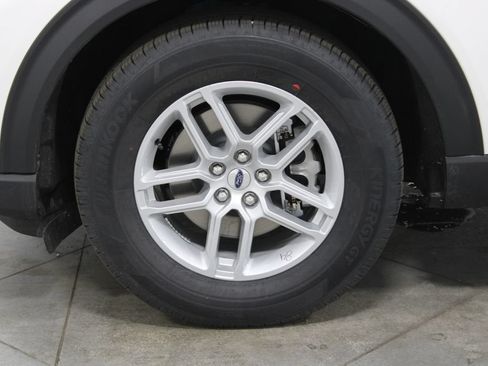 New 2026 Ford Explorer Active w/ Active Comfort Package RWD image 18