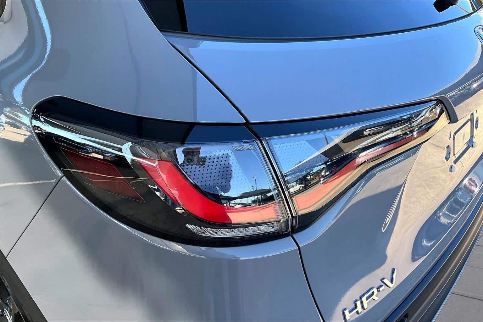 Certified 2025 Honda HR-V Sport image 29