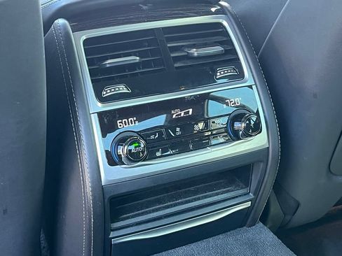 Used 2018 BMW 750i xDrive AWD/4WD image 25