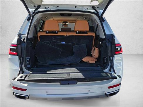 Certified 2023 BMW X7 xDrive40i w/ Premium Package image 6