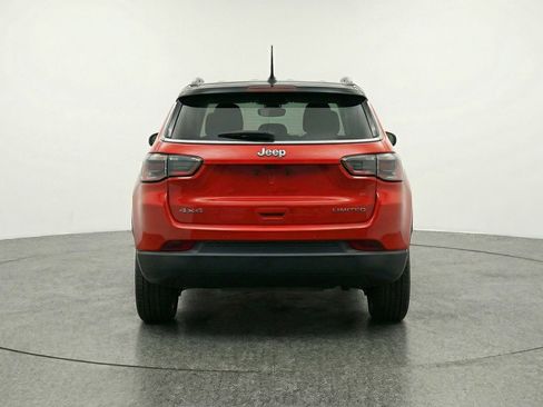 Used 2025 Jeep Compass Limited image 7