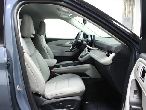 New 2026 Ford Explorer Active w/ Active Comfort Package image 17