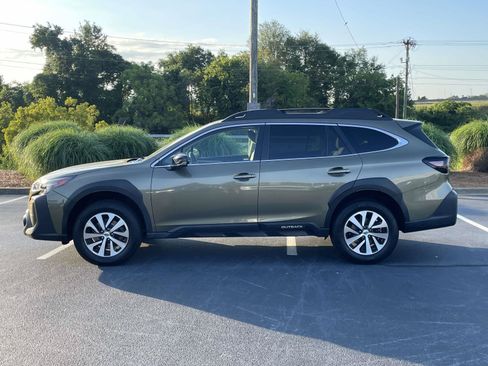 Used 2023 Subaru Outback Premium AWD/4WD image 4
