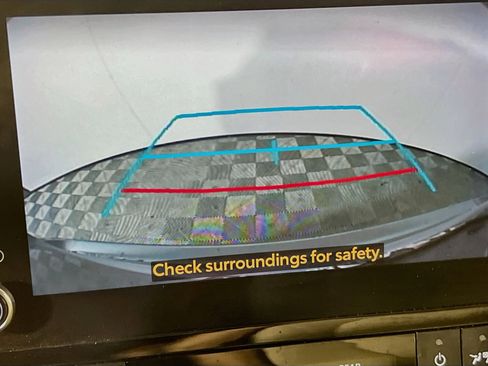 Used 2023 Toyota Highlander XLE AWD/4WD image 28
