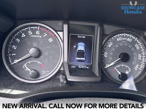 Used 2021 Toyota Tacoma TRD Off-Road w/ Technology Package AWD/4WD image 11