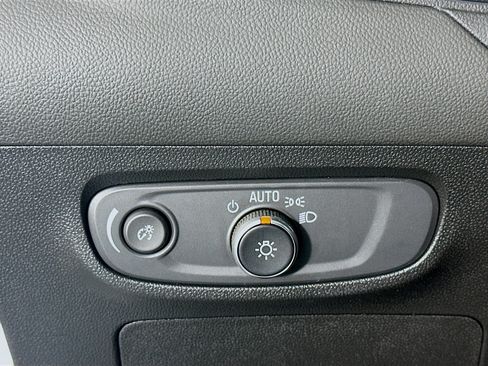 Used 2025 Buick Encore GX Preferred FWD image 17