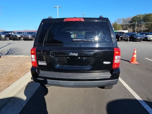 Used 2014 Jeep Patriot Latitude w/ Sun/Sound Group image 4