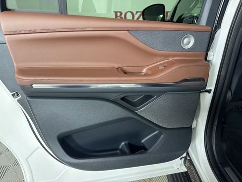 New 2025 Lincoln Navigator L Reserve image 18