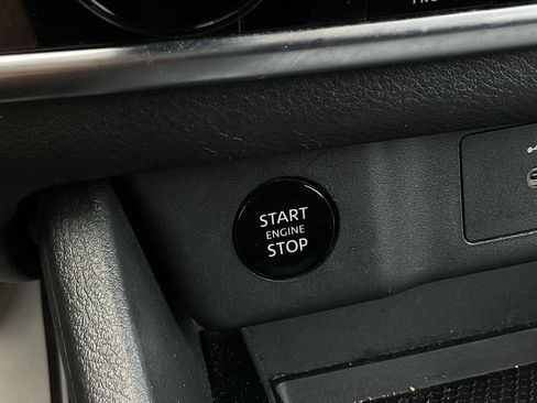 Used 2025 Nissan Rogue SV FWD image 26