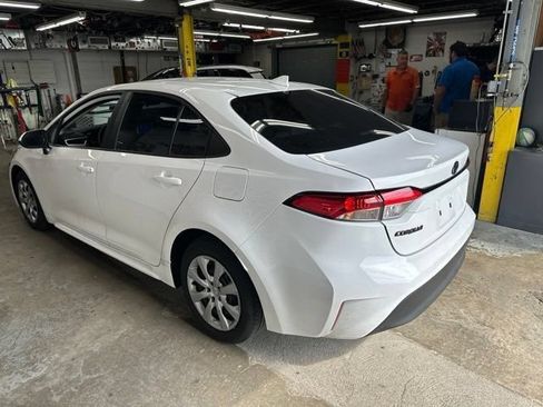 Used 2025 Toyota Corolla LE FWD image 16