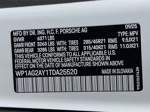 New 2026 Porsche Cayenne GTS image 34