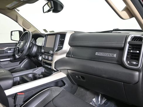 Used 2019 RAM 1500 Laramie AWD/4WD image 15