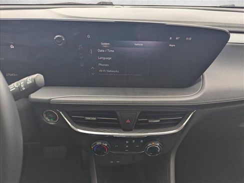 Used 2025 Buick Encore GX Preferred FWD image 11