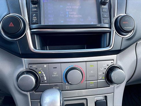 Used 2013 Toyota Highlander Plus image 33