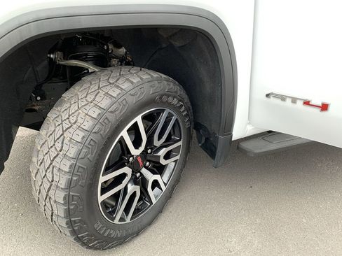 Used 2024 GMC Sierra 1500 AT4 w/ Technology Package image 12