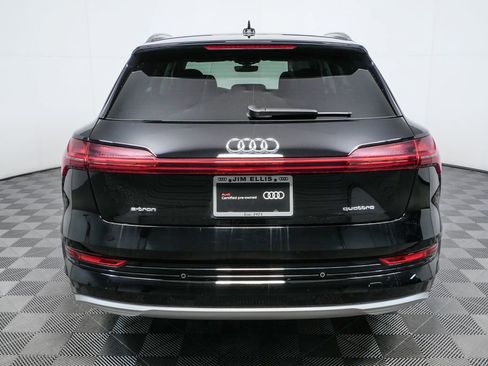 Used 2023 Audi e-tron Premium image 25