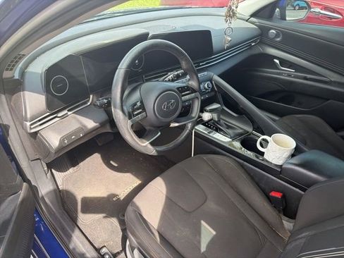 Used 2023 Hyundai Elantra SEL w/ Convenience Package image 4