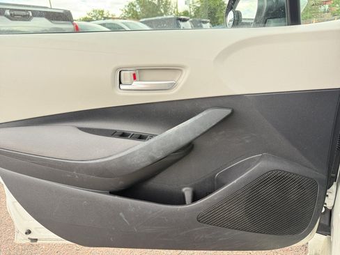 Used 2021 Toyota Corolla LE FWD image 13