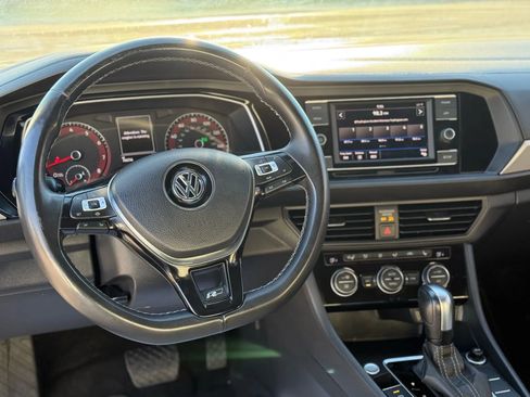 Used 2020 Volkswagen Jetta SE image 12