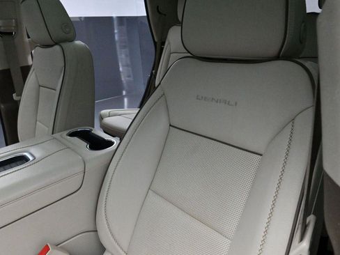 Used 2022 GMC Yukon Denali image 18