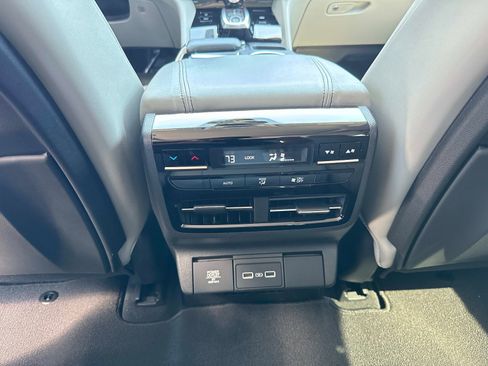 Used 2022 Acura MDX FWD w/ Technology Package image 17